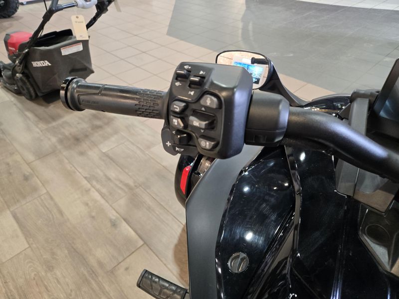 USED 2024 CAN-AM SPYDER F3-S Image 16