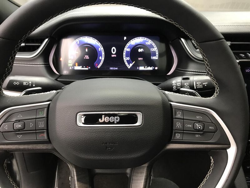 Used 2024 Jeep Grand Cherokee LimitedImage 5