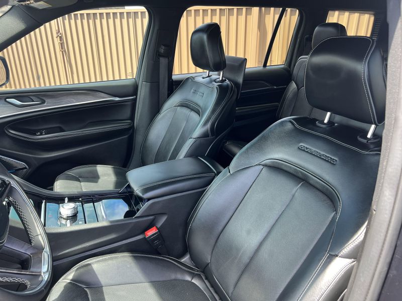 Used 2023 Jeep Grand Cherokee L OverlandImage 7