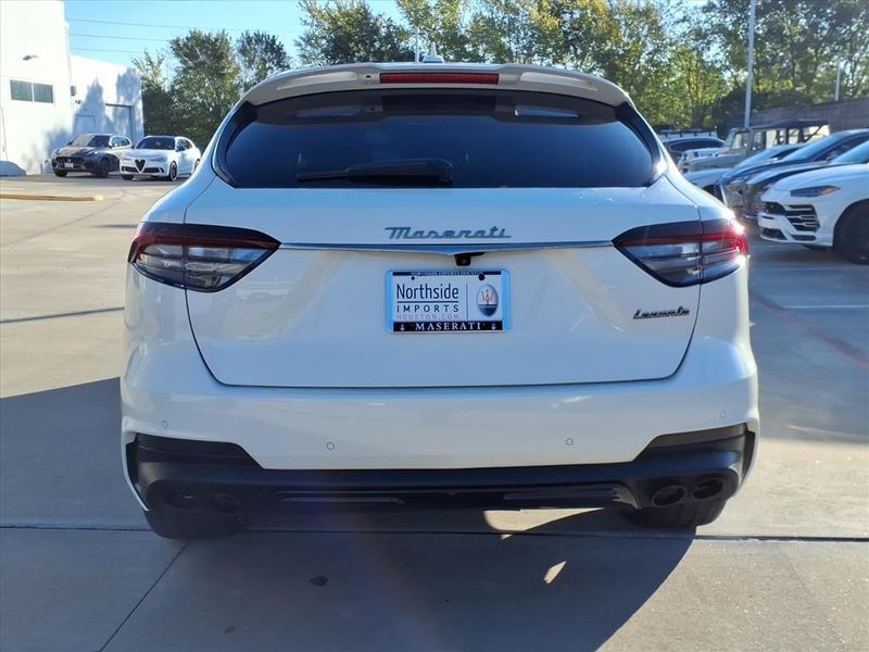 Used 2022 Maserati Levante ModenaImage 7