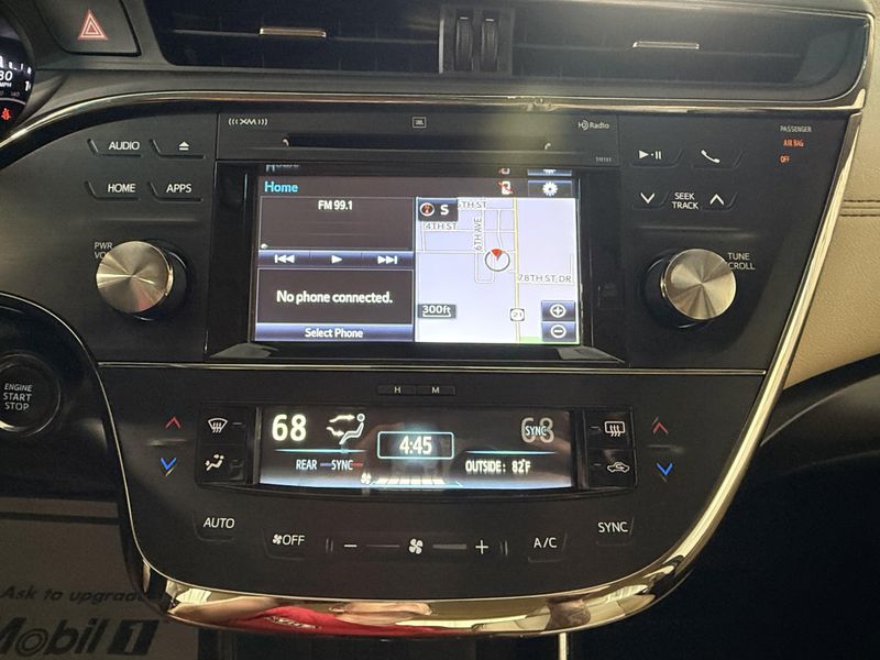 Used 2018 Toyota Avalon LimitedImage 32