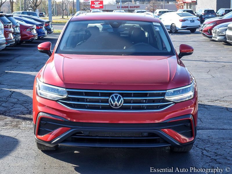 2023 Volkswagen Tiguan SE photo 2