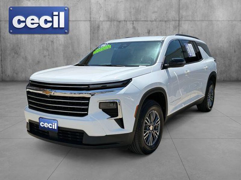 Used 2026 Chevrolet Traverse LT