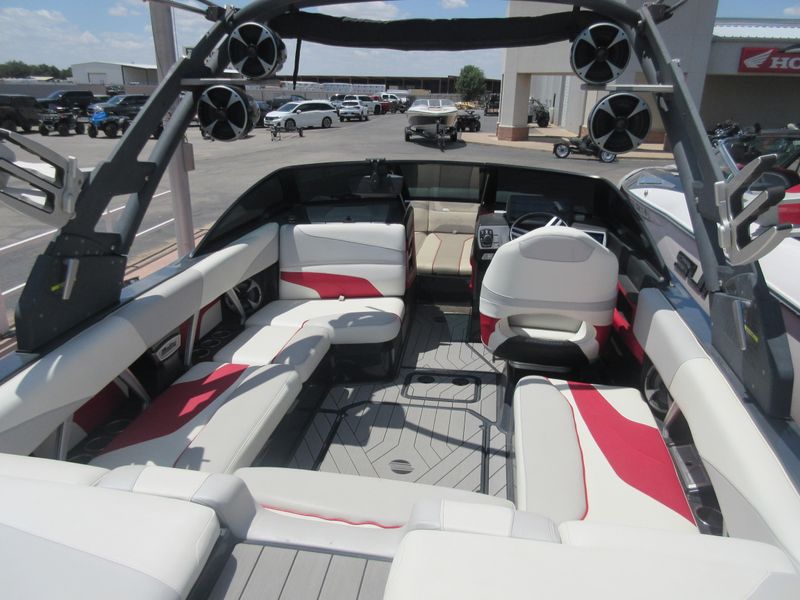 USED 2017 MALIBU WAKESETTER 22MXZ Image 12