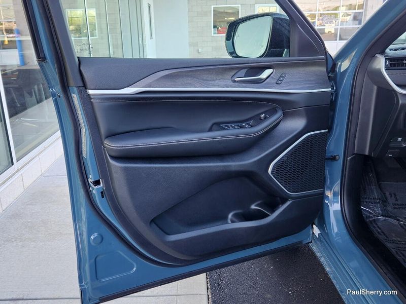 New 2026 Jeep Grand Cherokee L Limited Reserve 4x4
