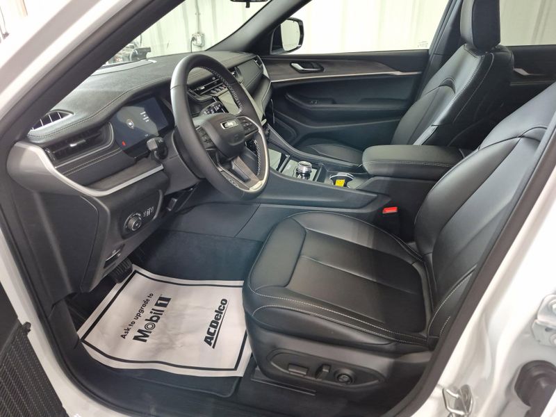 2025 Jeep Grand Cherokee L Limited 4x4Image 20
