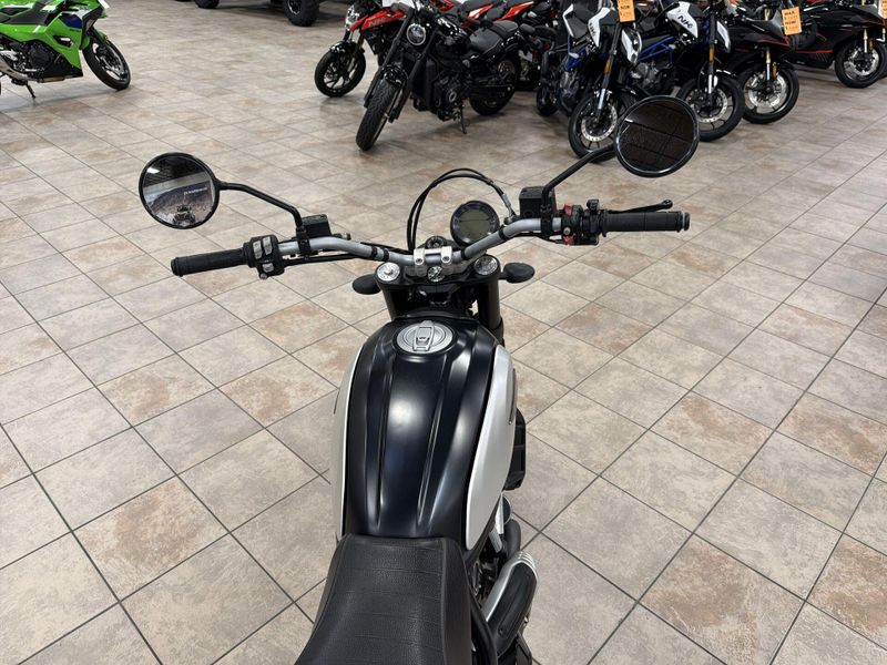 Used 2022 Ducati SCRAMBLER ICON DARK Image 25