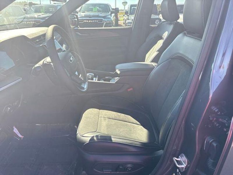 2025 Jeep Grand Cherokee Altitude X 4x4