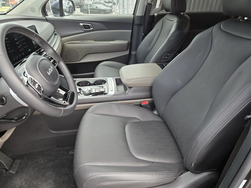 Used 2026 Kia Carnival MPV Hybrid EX FWD