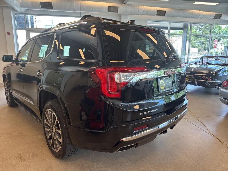 2022 GMC Acadia Denali