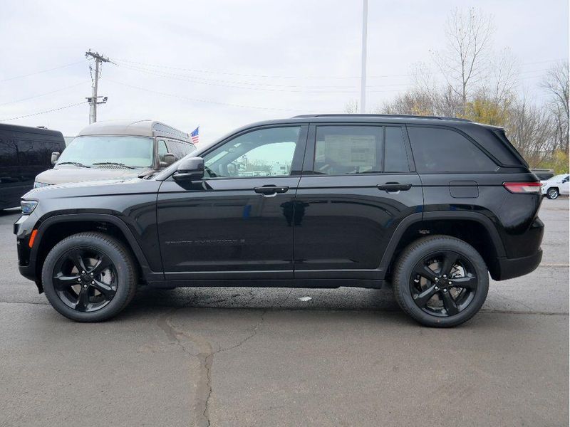 2025 Jeep Grand Cherokee Limited 4x4Image 10