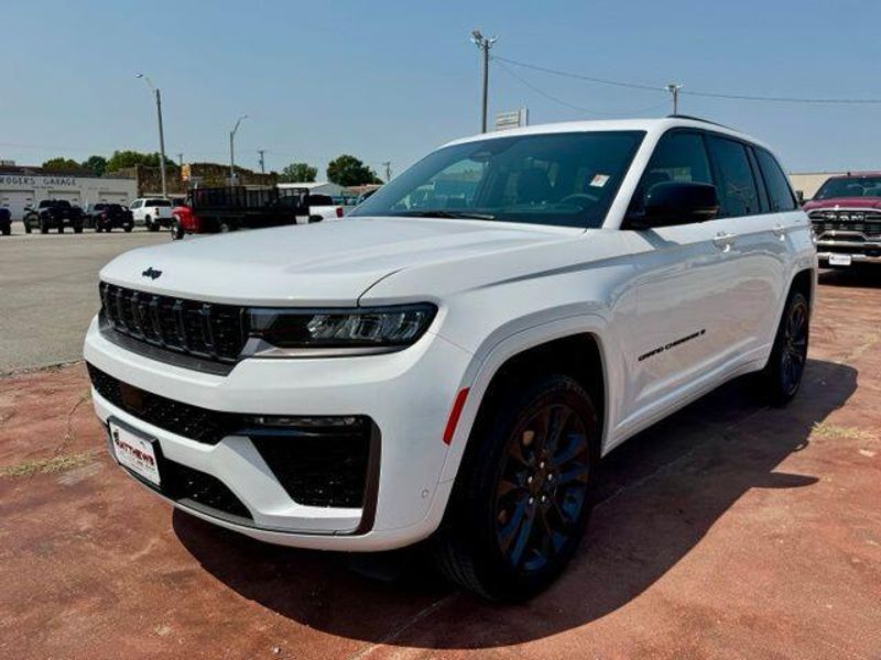 New 2026 Jeep Grand Cherokee Limited Reserve 4x4Image 1