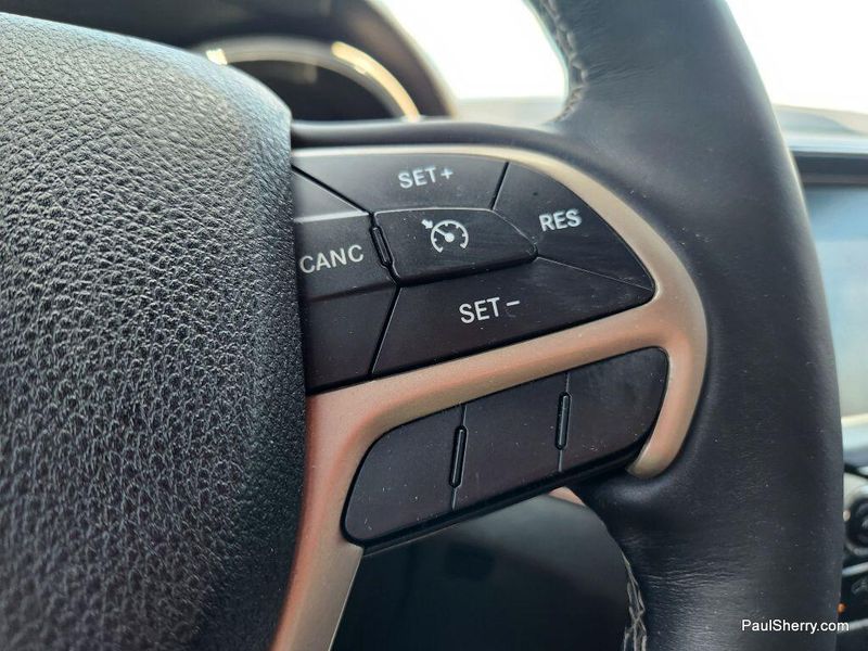Used 2017 Jeep Grand Cherokee LimitedImage 31