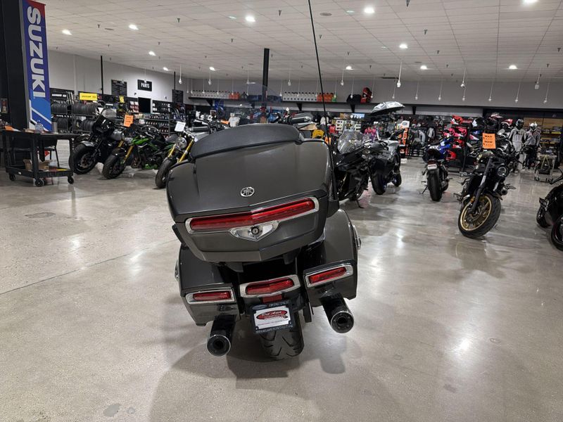 Used 2018 Yamaha Star Venture Image 16