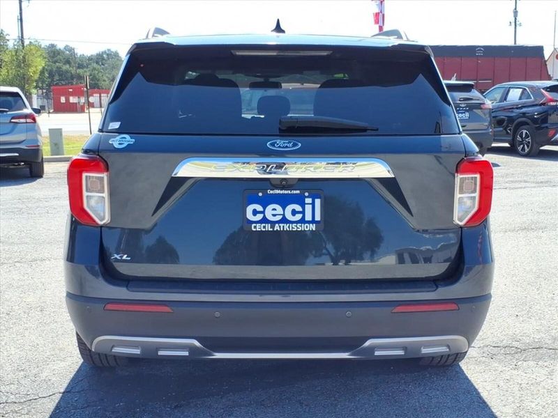 2022 Ford Explorer XLT photo 14