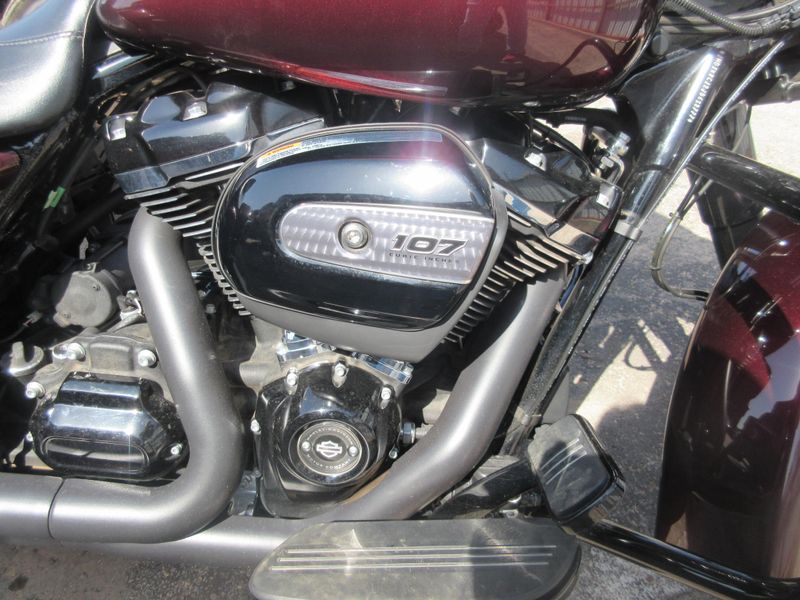 USED 2018 HARLEY STREET GLIDE SPECIAL Image 10