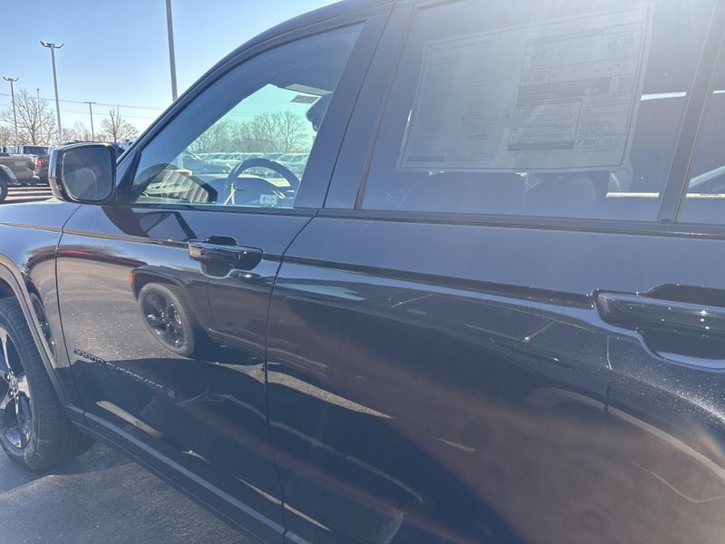 New 2025 Jeep Grand Cherokee Limited 4x4Image 16