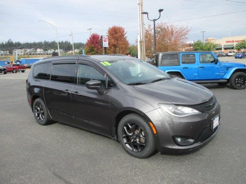 2018 Chrysler Pacifica Touring L PlusImage 5