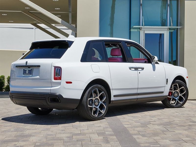 2021 Rolls-Royce Cullinan Black BadgeImage 2