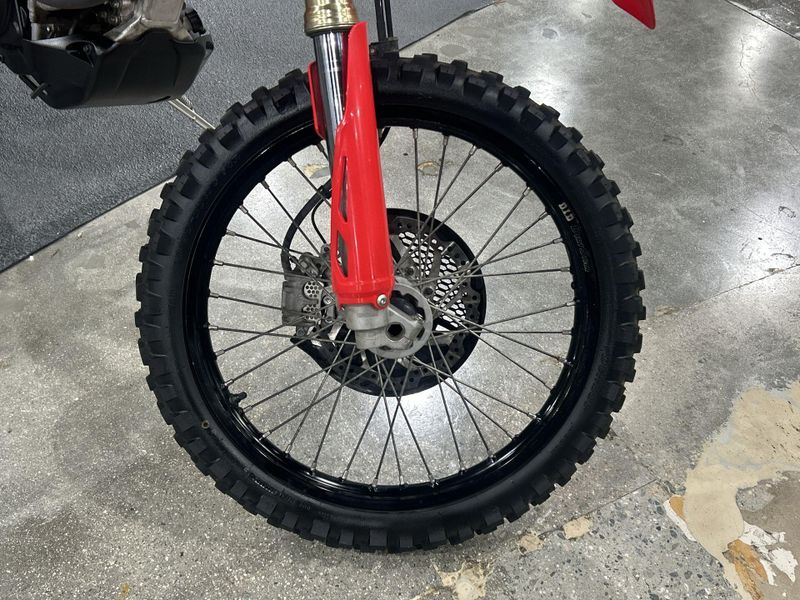 2021 Honda CRF450RL  in a RED exterior color. Del Amo Motorsports of Redondo Beach (424) 390-7811 delamomotorsports.com 