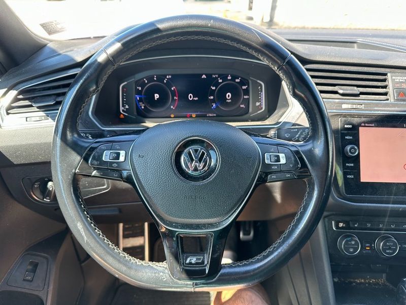 2019 Volkswagen Tiguan 2.0T SEL R-LineImage 2