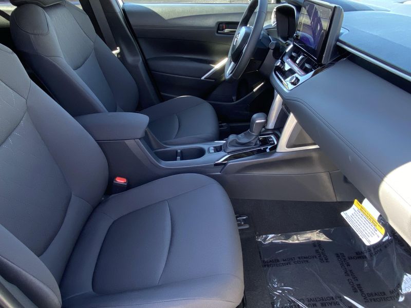 New 2025 Toyota Corolla Cross LEImage 10