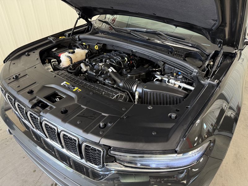 Used 2024 Jeep Grand Cherokee OverlandImage 17