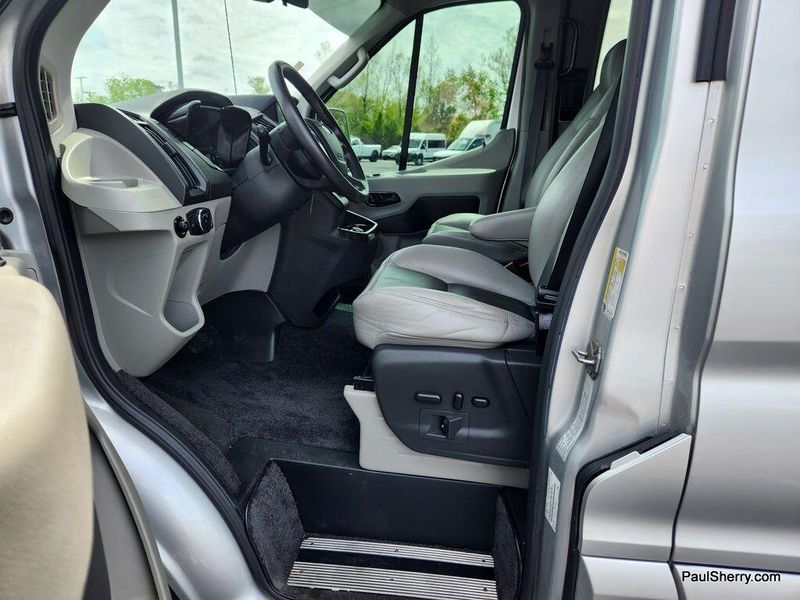 2018 Ford Transit-250 Image 18