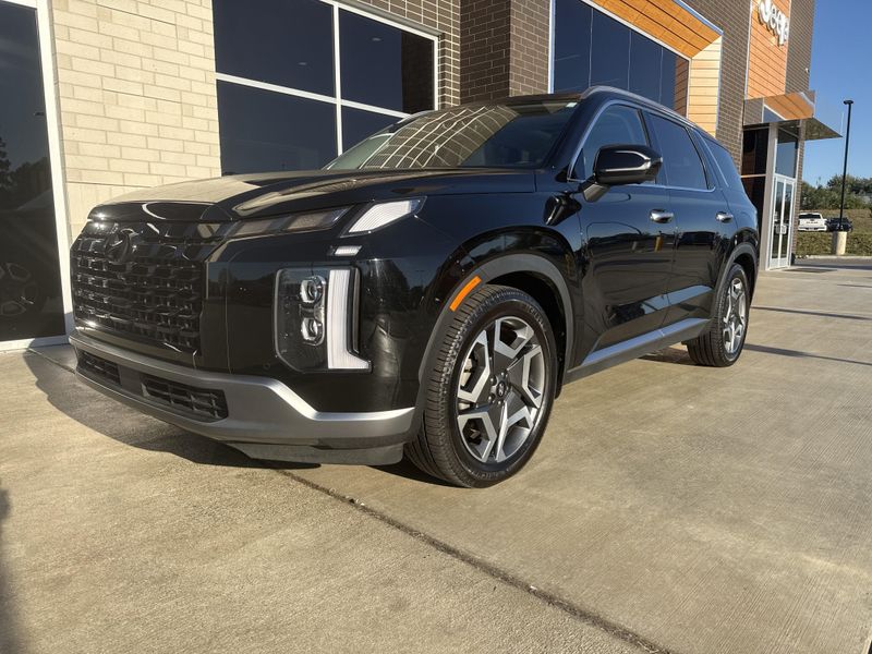 Used 2023 Hyundai Palisade LimitedImage 1