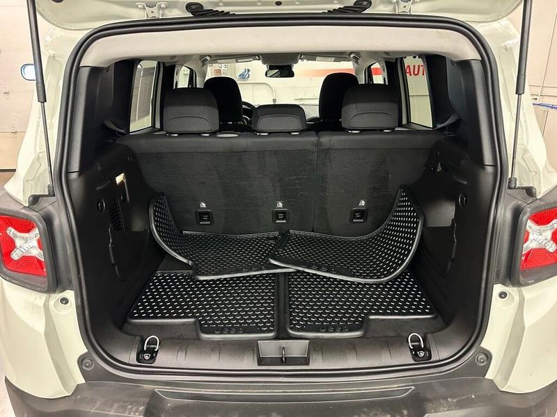 2022 Jeep Renegade LatitudeImage 17