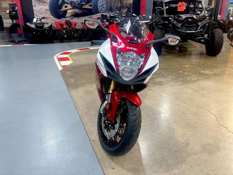 New 2027 Suzuki GSX-R750 Image 12