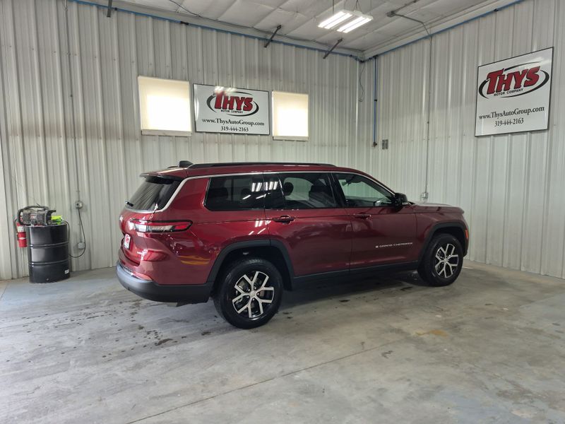 New 2025 Jeep Grand Cherokee L Limited 4x4Image 4