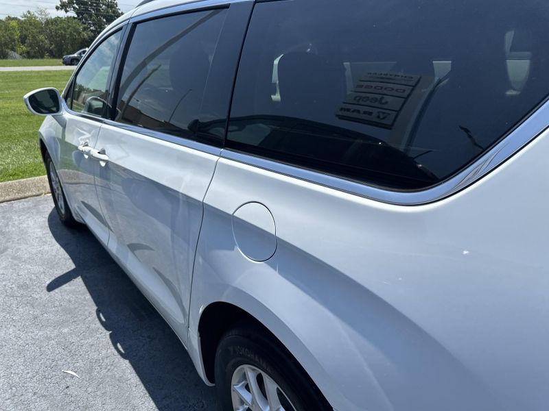 2022 Chrysler Pacifica Touring LImage 10