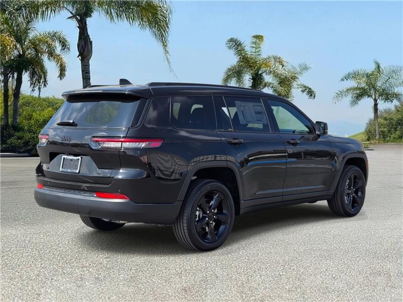 2025 Jeep Grand Cherokee Altitude photo 2