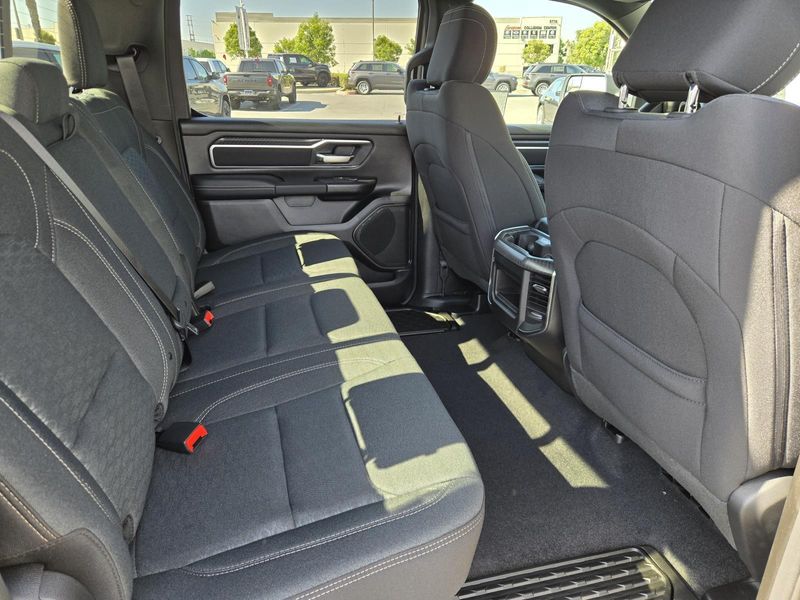 New 2026 RAM 1500 Big Horn Crew Cab 4x2 5'7' Box
