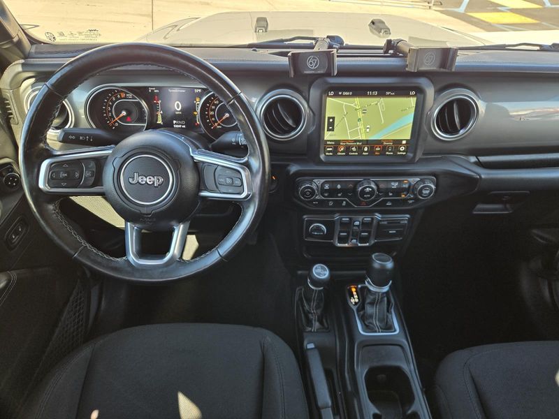 Used 2022 Jeep Gladiator Overland 4x4