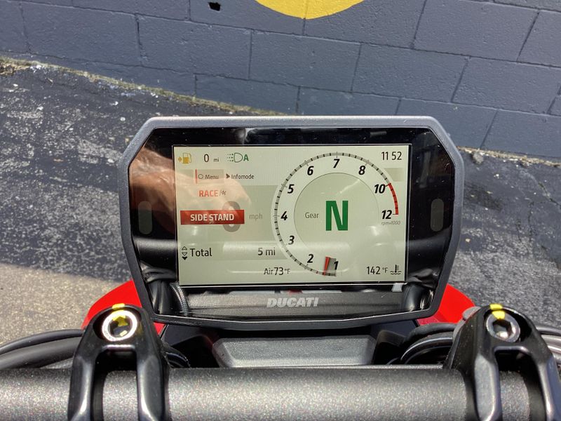 New 2025 Ducati Streetfighter V2 