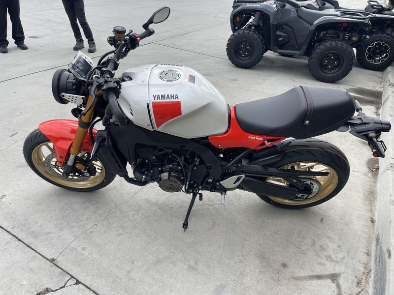 2025 Yamaha XSR900 Image 6