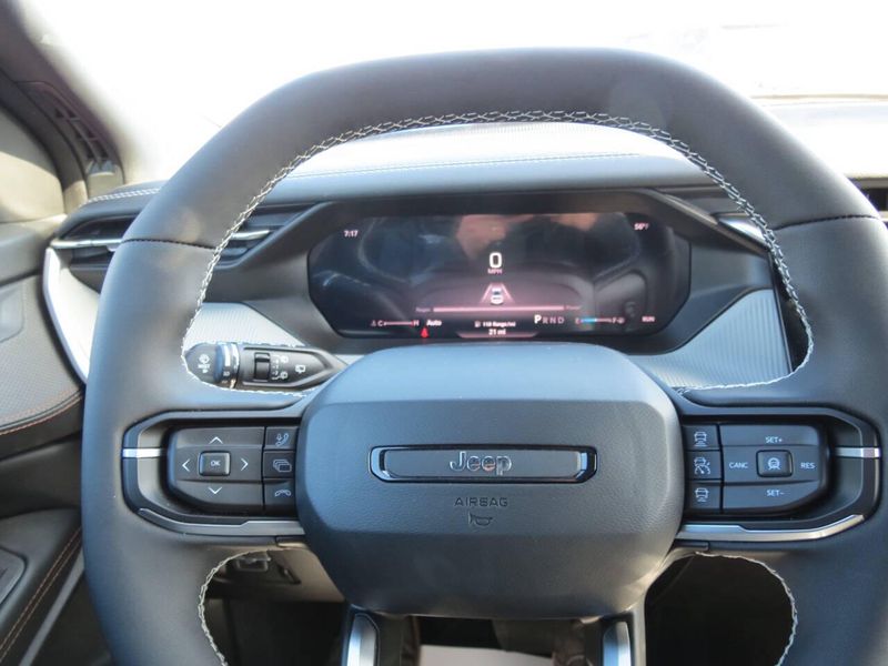 New 2026 Jeep Cherokee Limited 4x4Image 14