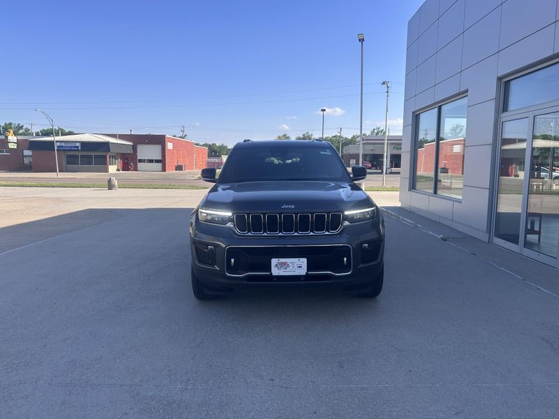 2023 Jeep Grand Cherokee L OverlandImage 3