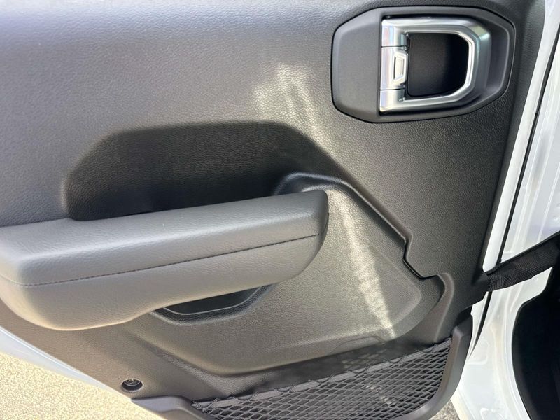 New 2026 Jeep Wrangler 4-door 85th Anniversary Edition