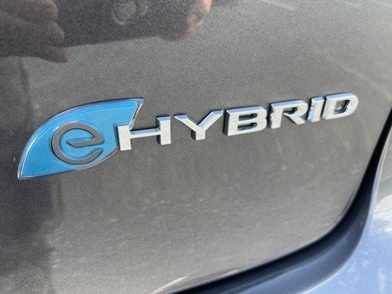 2023 Chrysler Pacifica Plug-in Hybrid LimitedImage 8