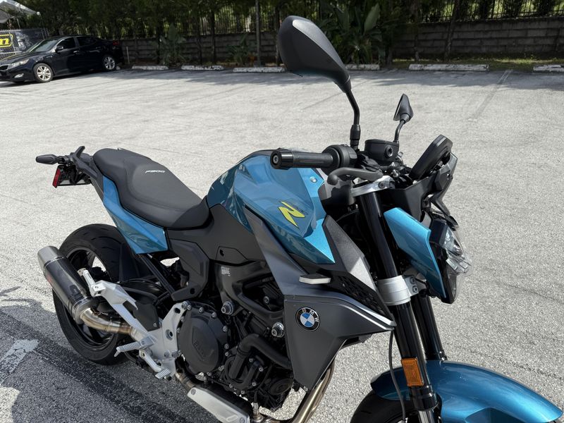 2025 BMW F 900 R