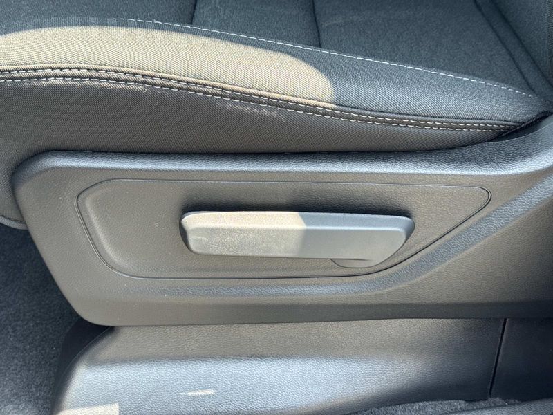 New 2026 RAM 1500 Big Horn Crew Cab 4x2 6'4' Box
