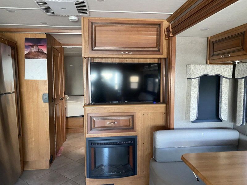 Used 2016 HOLIDAY RAMBLER VACATIONER 34ST MOTOR HOME Image 23