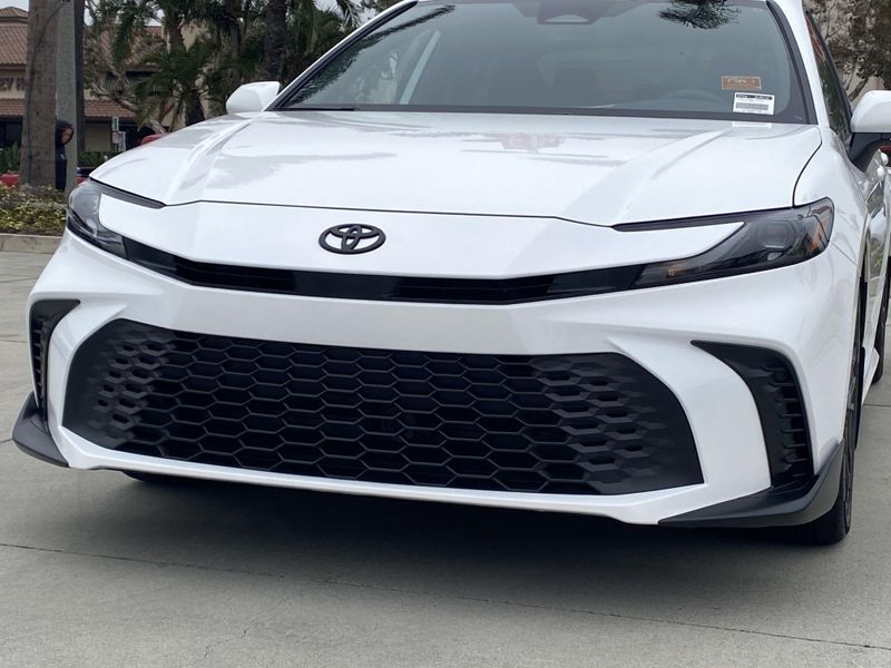 New 2025 Toyota Camry SEImage 7