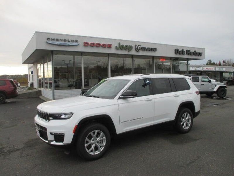 2023 Jeep Grand Cherokee L Limited 4x4Image 32