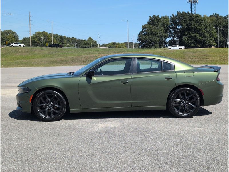 Used 2022 Dodge Charger SXTImage 2