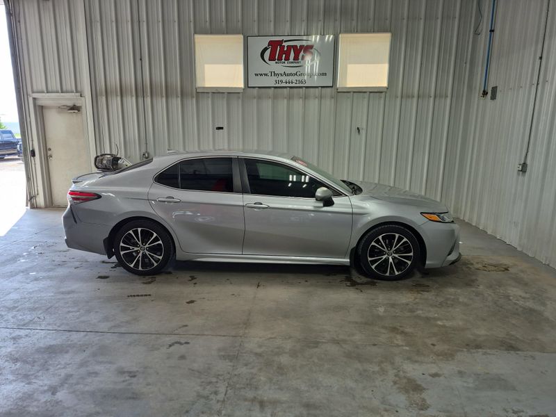 2019 Toyota Camry SEImage 1