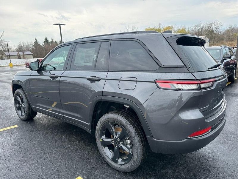 2025 Jeep Grand Cherokee Limited 4x4Image 10